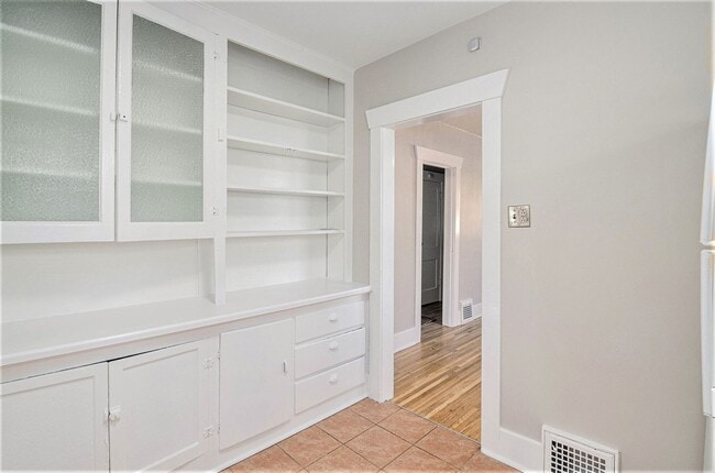 Building Photo - Spacious 2 bedroom home in the heart of City Park! LEASING SPECIAL INFO BELOW