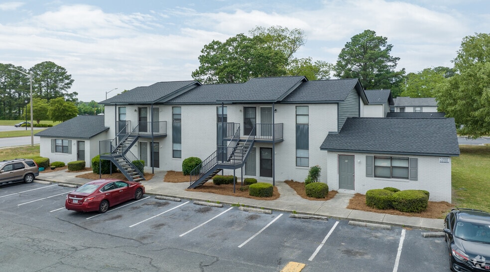 Building Photo - The Avery Apartments