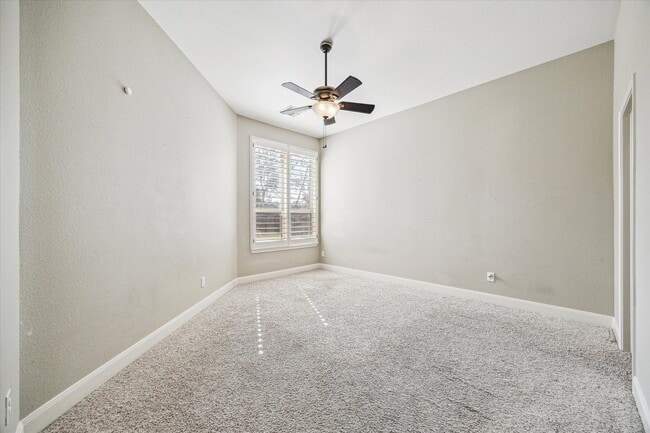 Building Photo - 5902 Chatham Cove