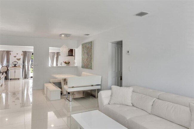 Building Photo - 6353 SW 29th St