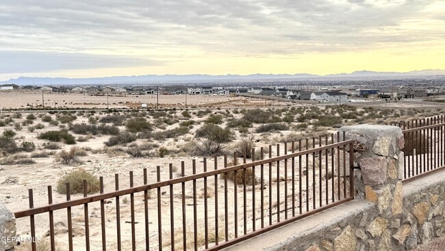 Building Photo - 12408 Fresh Water Dr