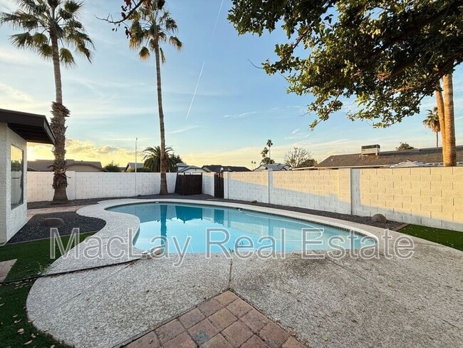 Building Photo - 1720 W Highland St