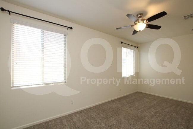 Building Photo - 5420 W Desert Hollow Dr