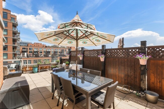 Building Photo - 1450 Washington St