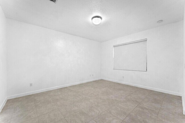 Building Photo - 3841 Aspen Leaf Dr