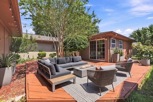 Building Photo - 15706 Cavendish Dr