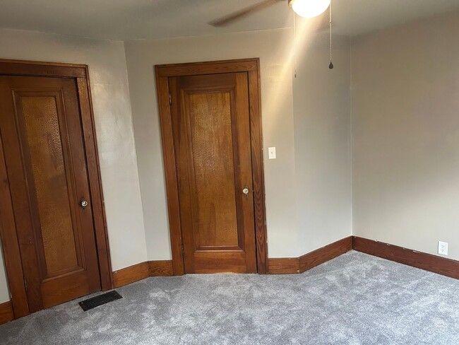 Building Photo - Charming 4BR House in Steubenville