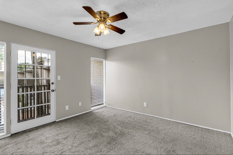 Building Photo - 1828 W Tuckey Ln