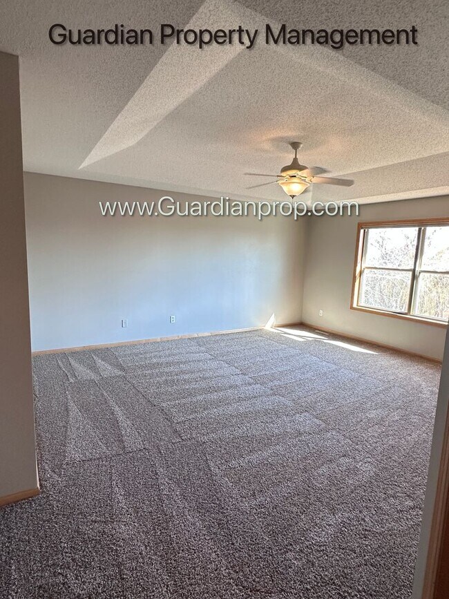 Building Photo - Brooklyn Park Single Family Home, Office, 3 Car Garage, New Carpet, Large Deck, Available Now
