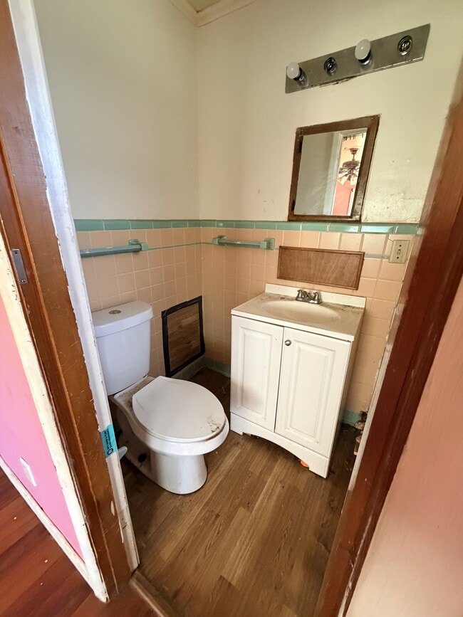 Building Photo - 460 Rogers St NW