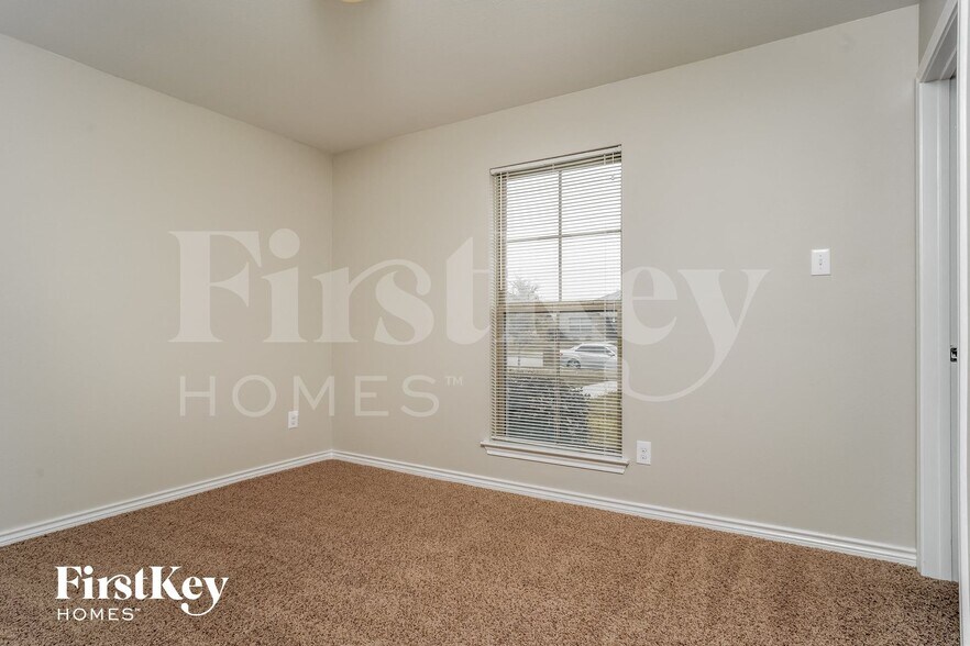 Building Photo - 615 Hearthstone Dr