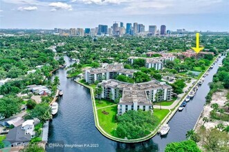 Building Photo - 1000 River Reach Dr