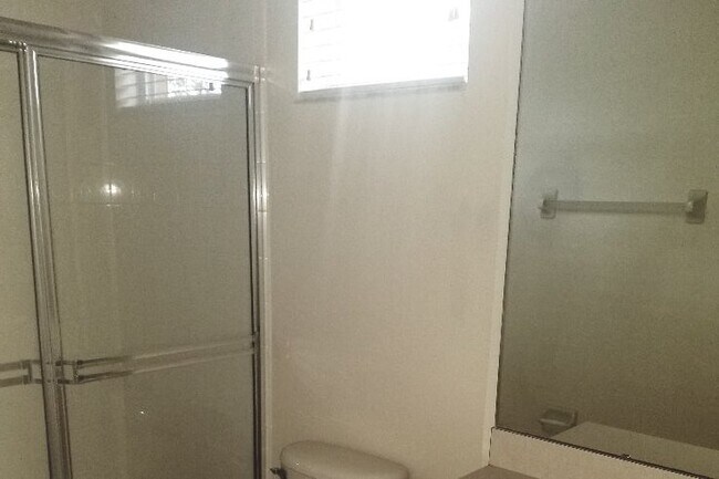 Building Photo - 775 Chelsea Dr