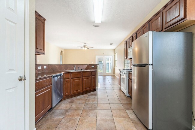 Building Photo - 6185 Galloway Ln