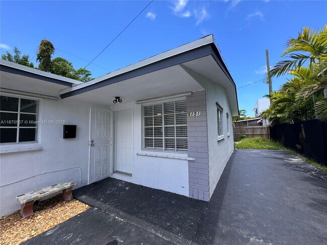 Primary Photo - 5151 N Miami Ave