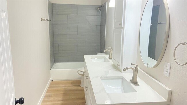 Building Photo - Remodeled 5 bedroom home in Mcloud!