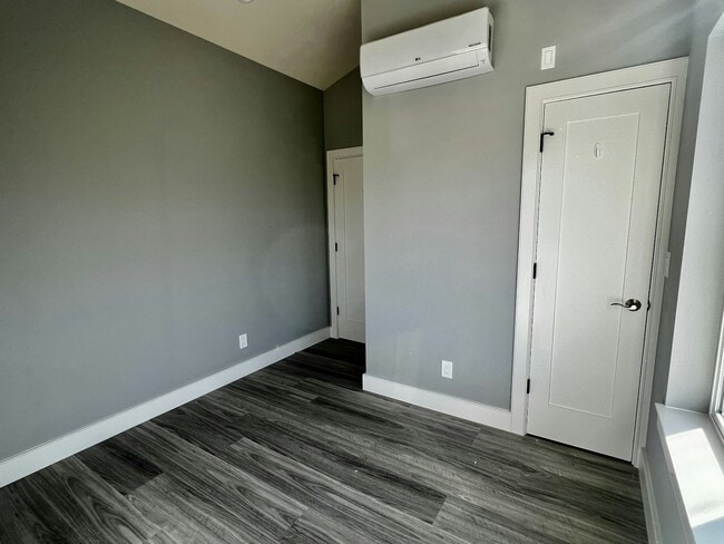 Building Photo - 620 Columbia St