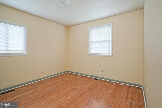 Building Photo - 308 Valley Run Dr