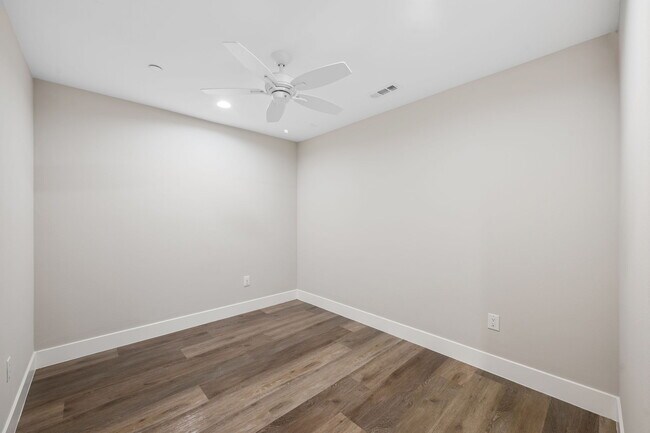 Building Photo - 4393 Paxton Pl