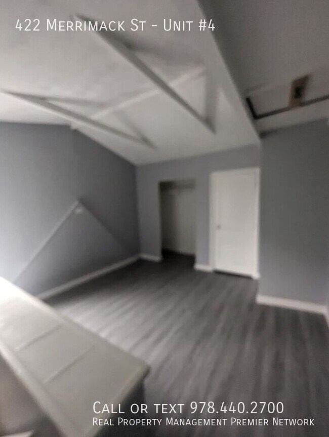 Building Photo - 422 Merrimack St