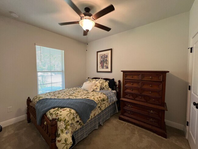 Building Photo - Exceptional 4 Bedroom in Milton