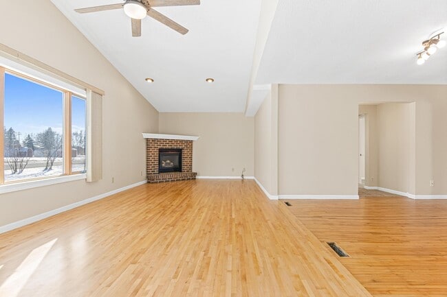 Building Photo - 701-35 Wisconsin Ave