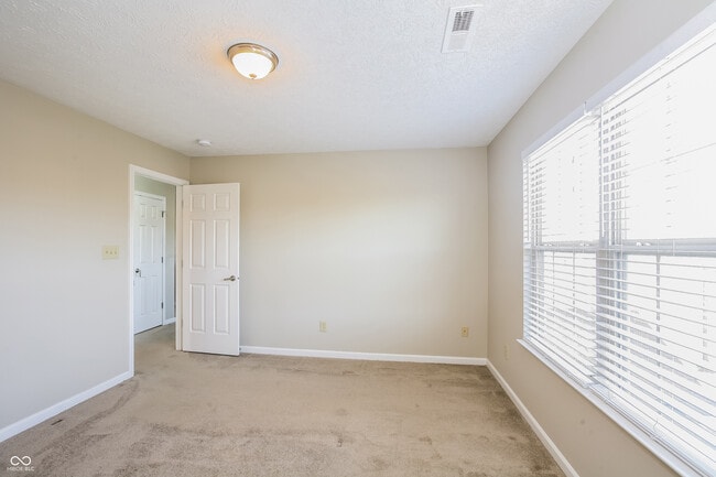 Building Photo - 11705 Rossmore Dr