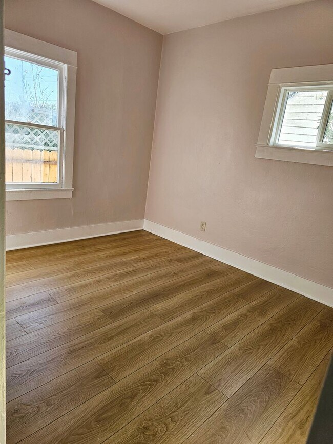 Building Photo - 63-69 S Greenwood Ave