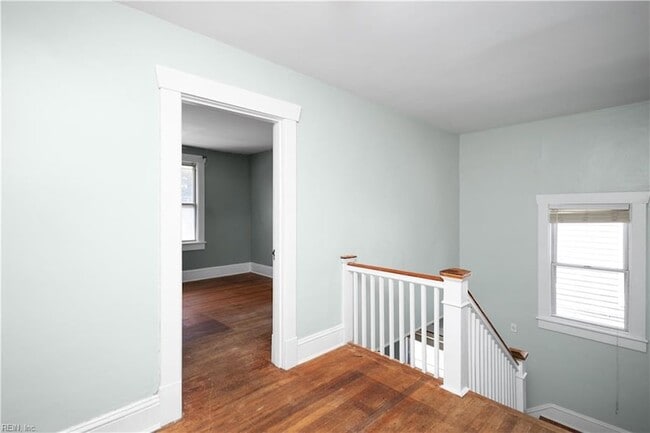 Building Photo - 4610 Newport Ave