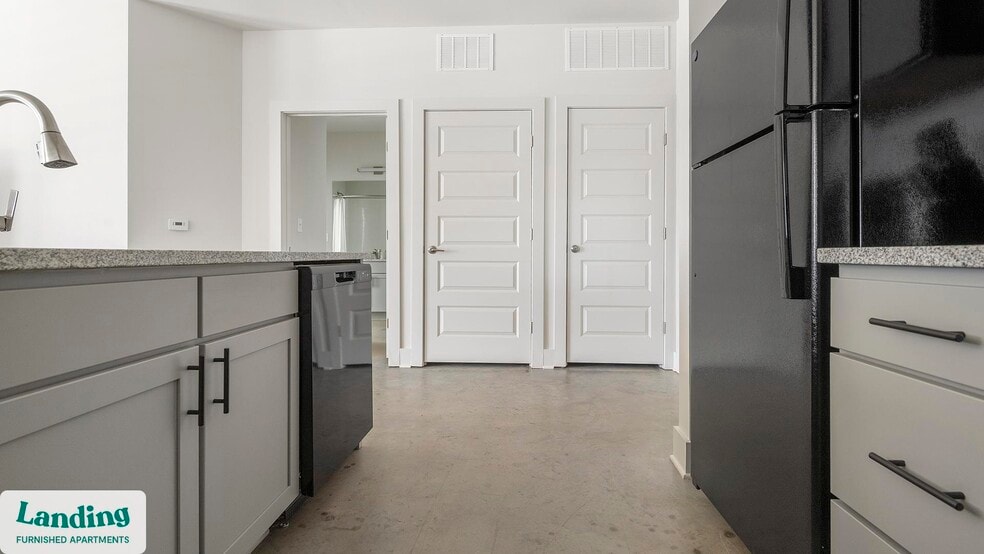 Building Photo - 404 W 26th St