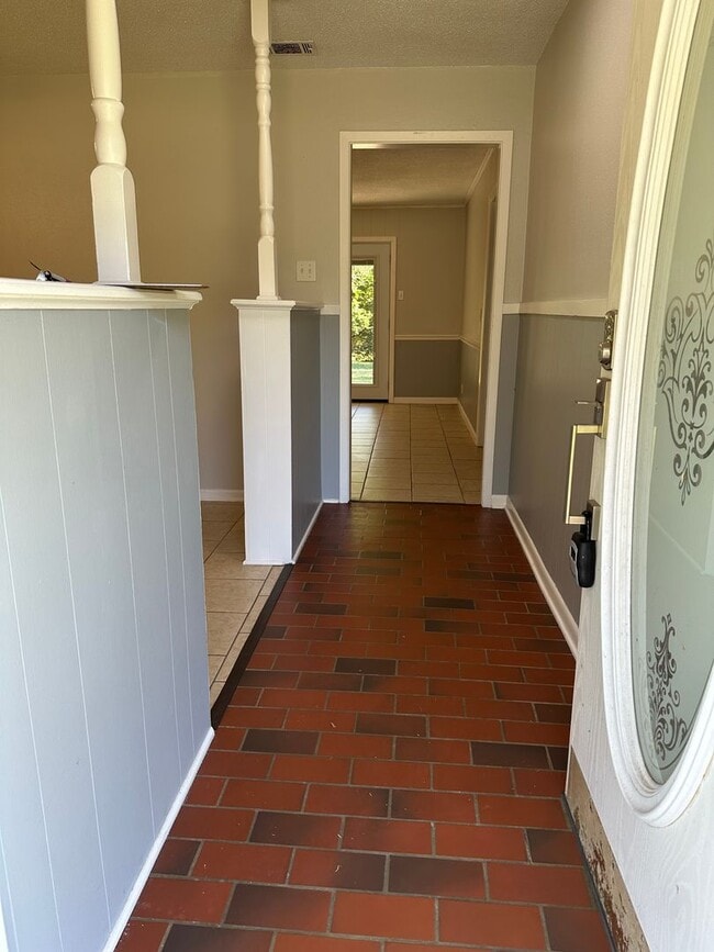 Building Photo - 422 Hardee Dr