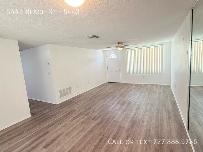 Building Photo - 5443 Beach St