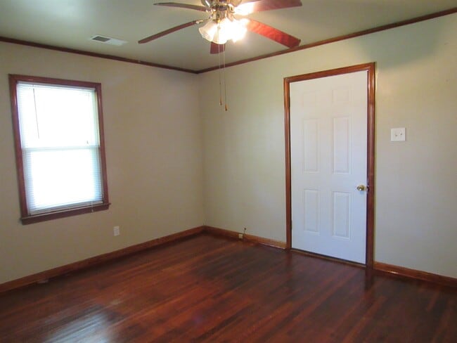 Building Photo - 979 Akins Rd