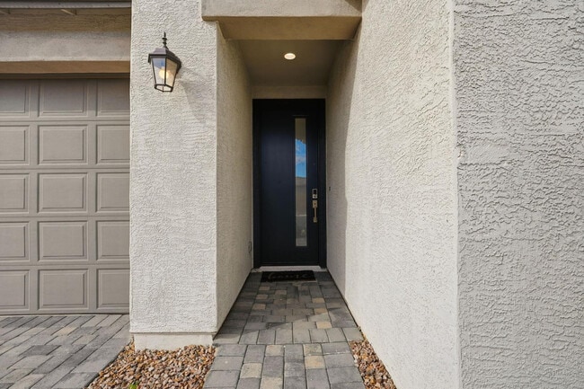 Building Photo - 641 S Davidson Ln