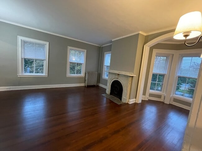 Building Photo - 161 Broadway