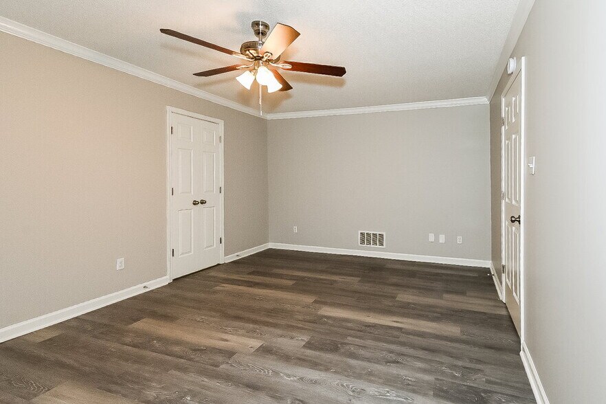 Building Photo - 5899 Michaelson Dr
