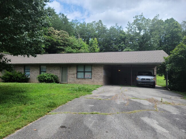 Primary Photo - 929 Beverly Hills Dr