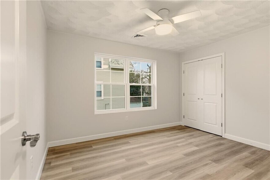 Building Photo - 47 Windsor Rd