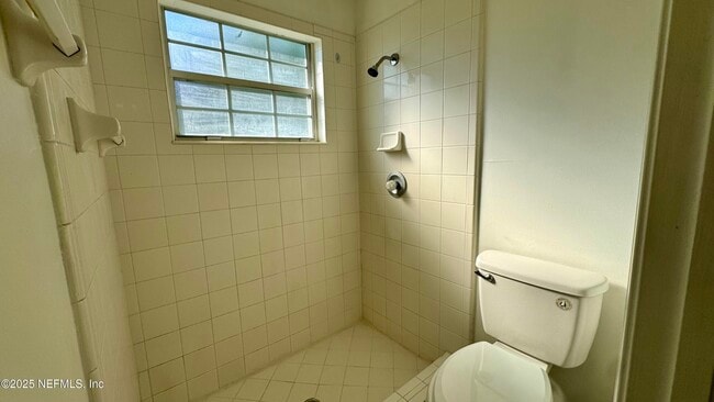 Building Photo - 3696 Barbizon Cir N