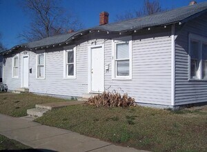 Building Photo - 1547/1459 E 10th St