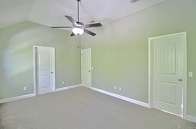 Building Photo - 1208 Cypress Fall Cir