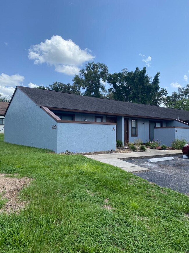 Building Photo - 620 SE 28th Pl