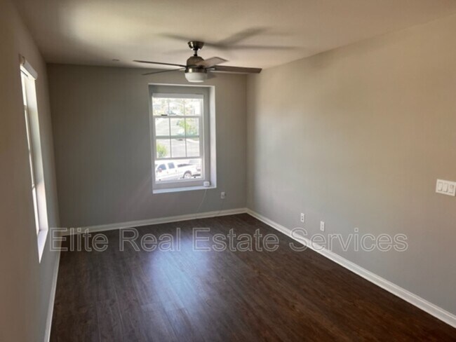 Building Photo - 8696 Camden Dr