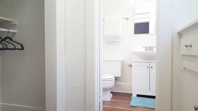 Building Photo - SeaGlass Apartments