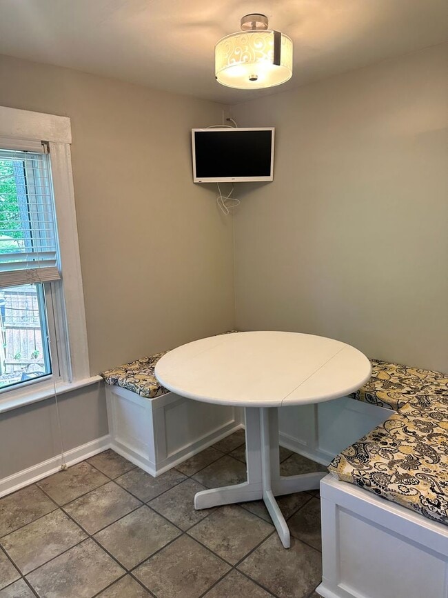 Building Photo - Great Newly Remodeled 3 bed in Madisonvill...