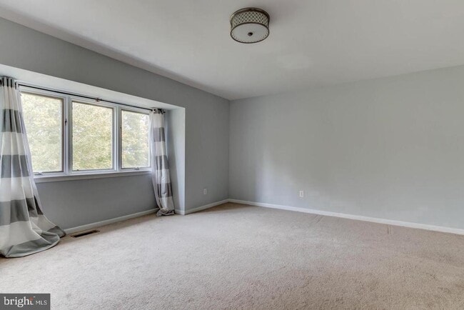 Building Photo - 107 Montrose Ave