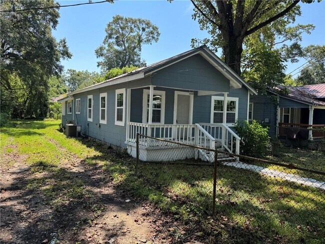 Building Photo - 606 Thornton Ave