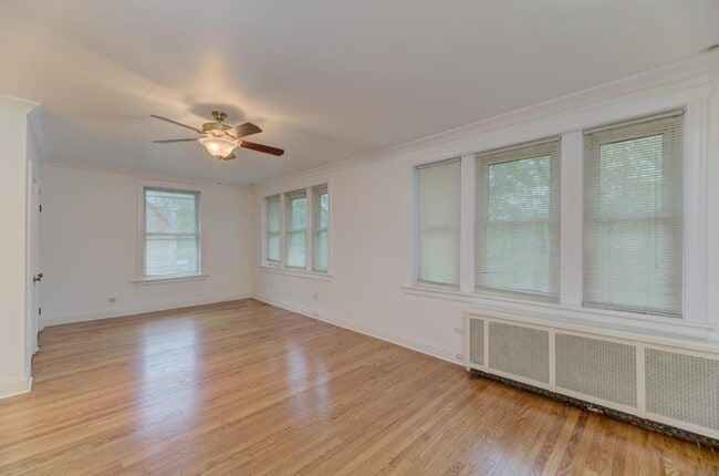 Building Photo - 6833 S Cregier Ave