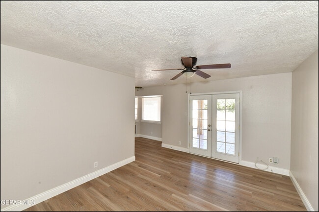 Building Photo - 4749 Tropicana Ave