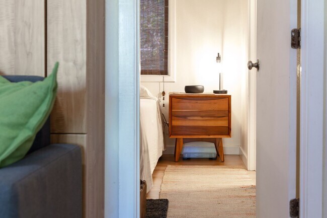 Building Photo - 59-18 Holawa Street